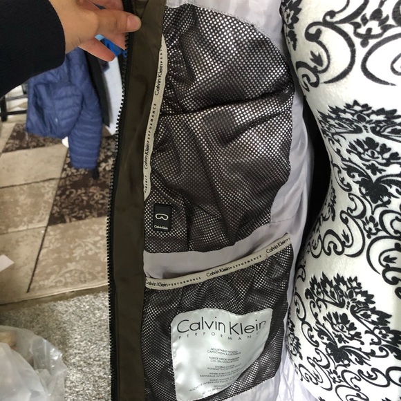 CALVIN KLEIN Performance Puffer Jacket - Picture 12 of 16